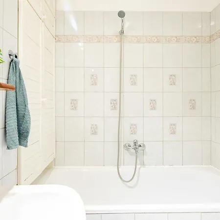 Free Parking - - Comfy Apartmán *